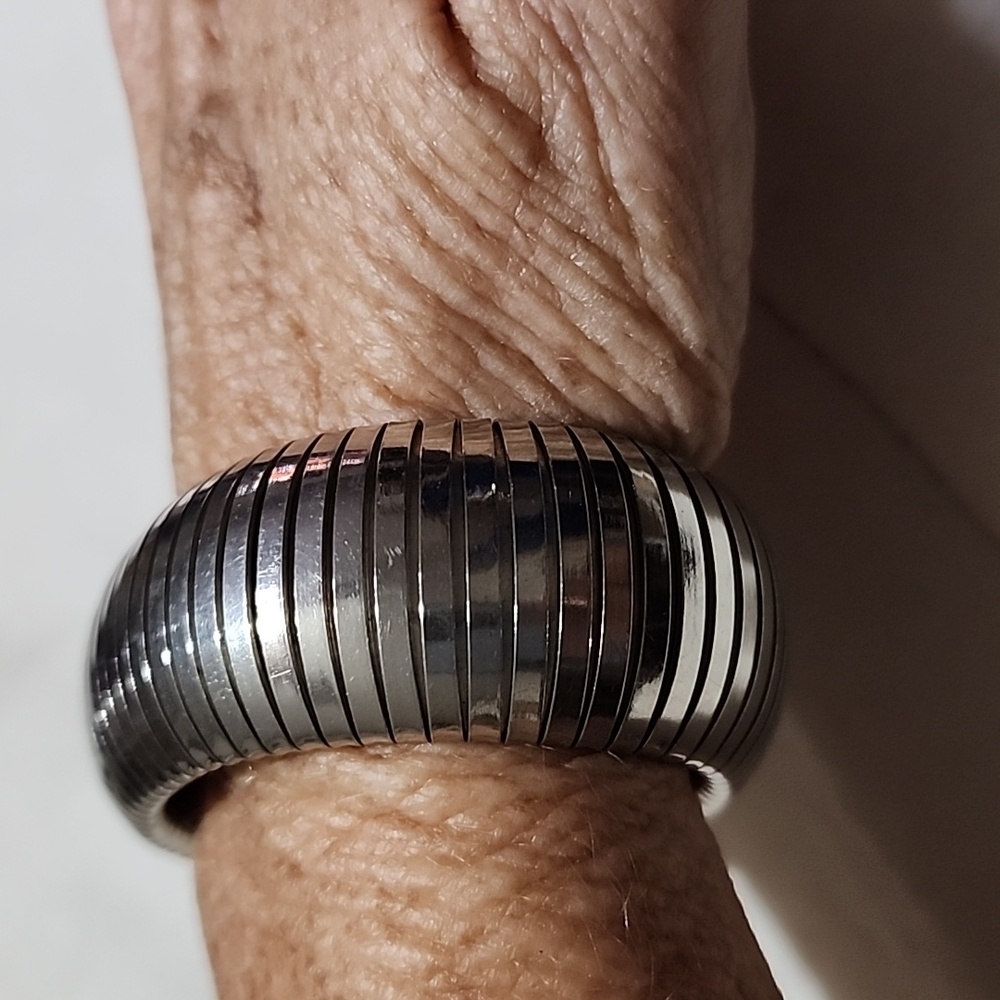 Omega Bracelets - Picture 4 of 9